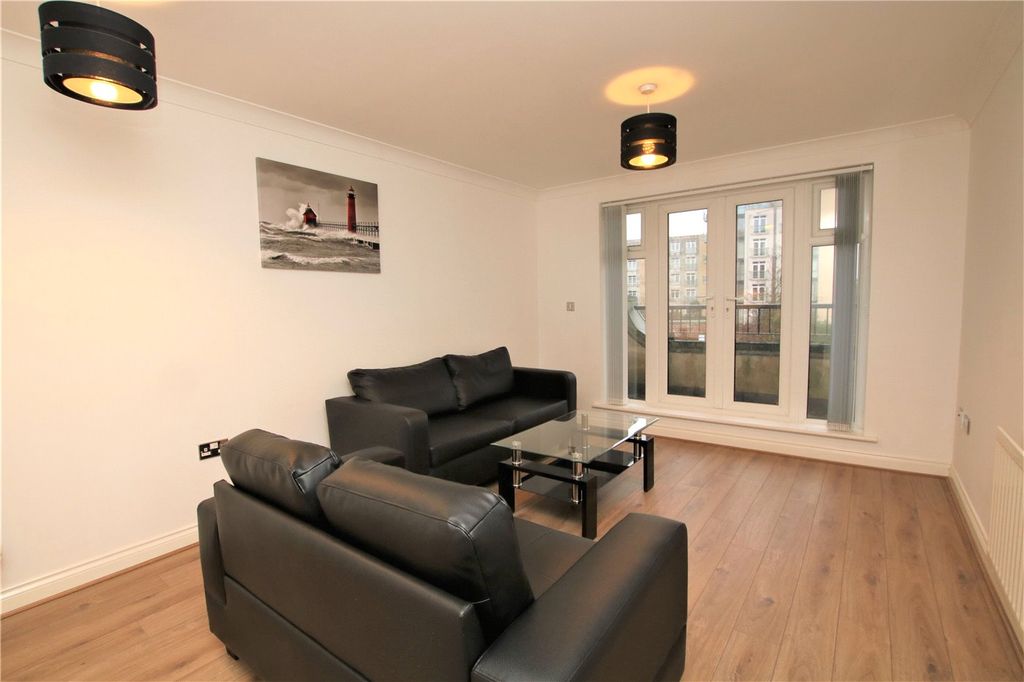 Property photo 2 of 12 Picture No. 26