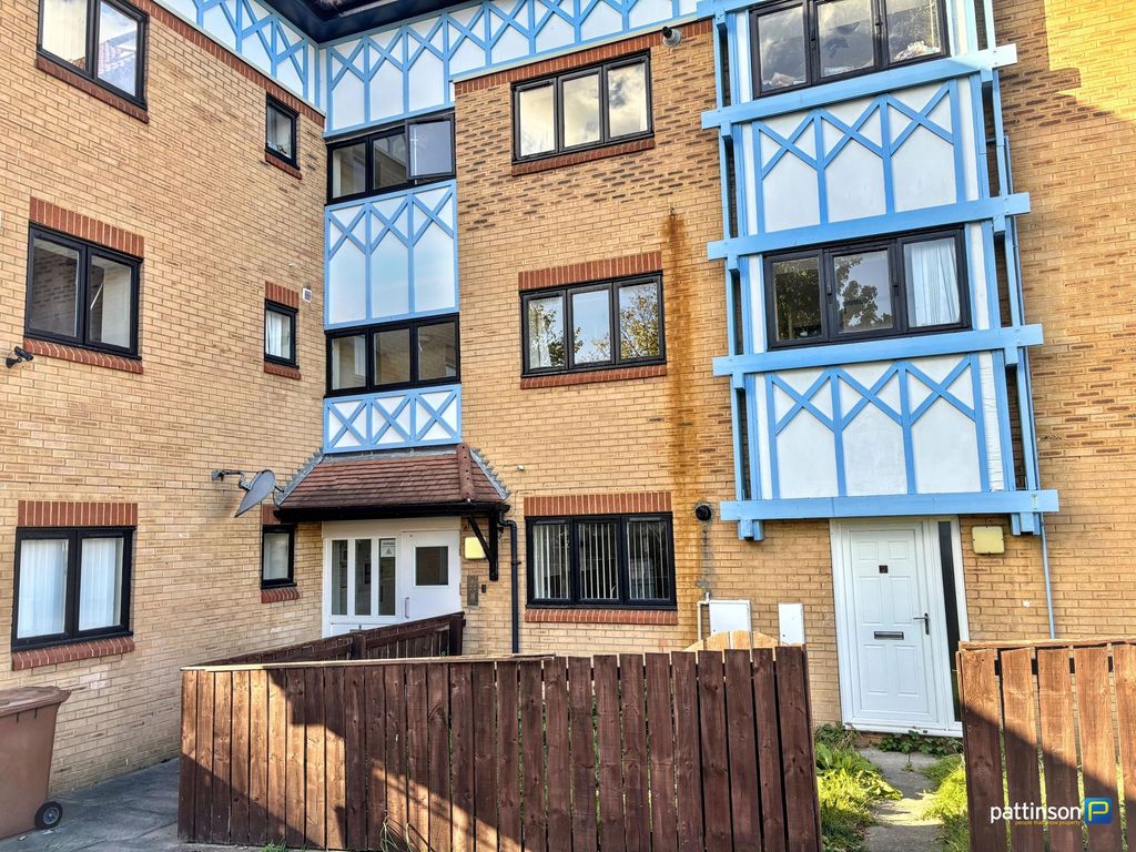 Property photo 1 of 8