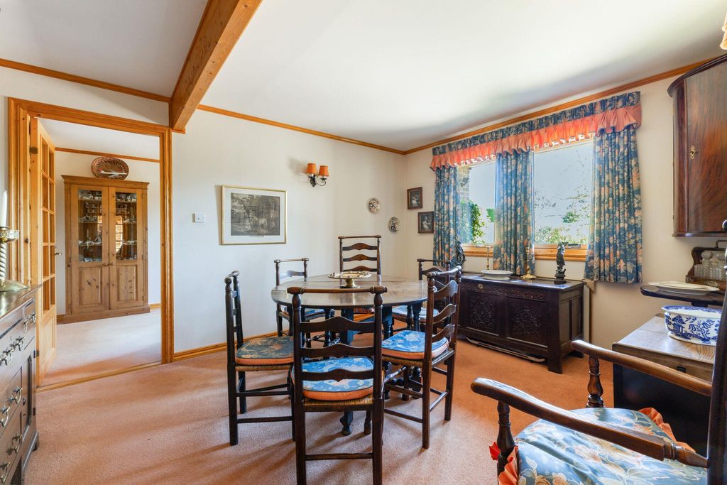 Property photo 3 of 17 Image