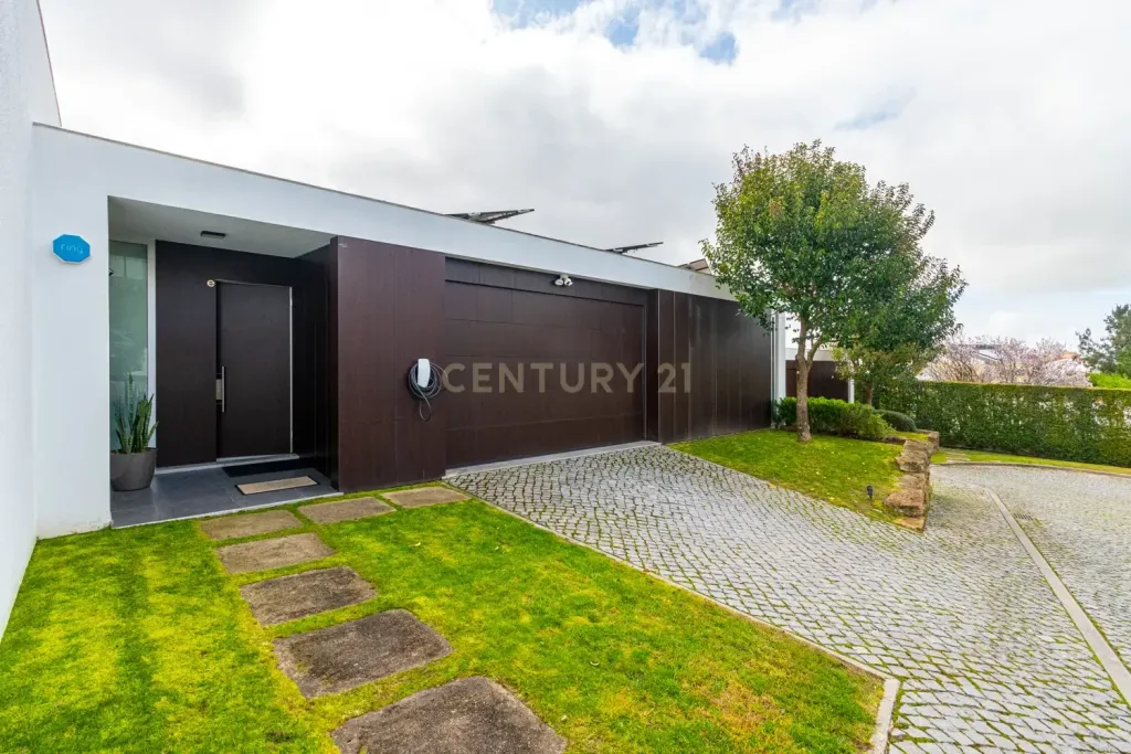 Property photo 3 of 70