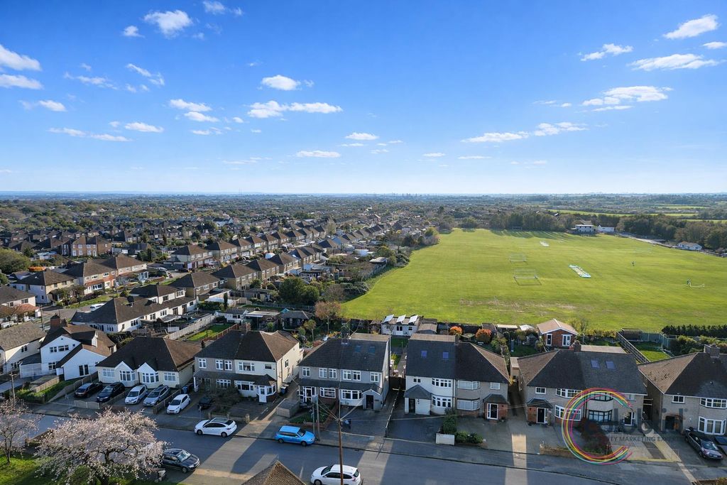 Additional image 4 of 5 bed semi-detached house for saleBlackshots Lane, Grays RM16