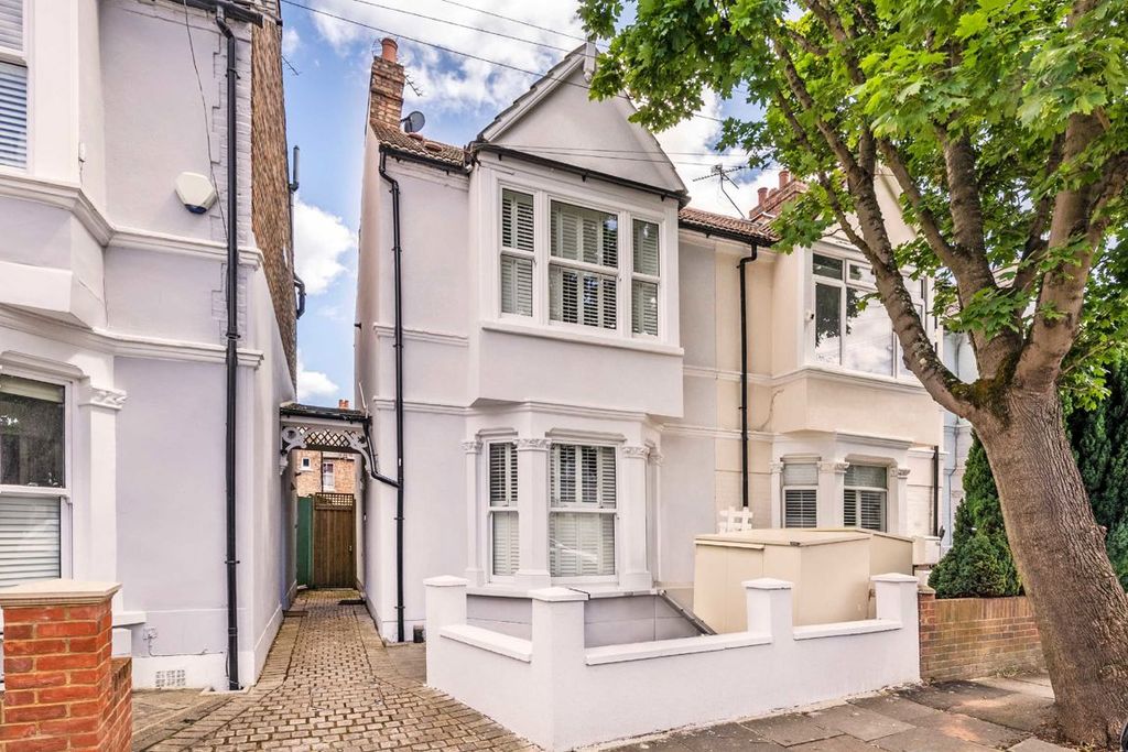 Property photo 1 of 11