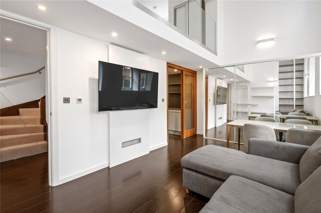 Property photo 1 of 19 Reception