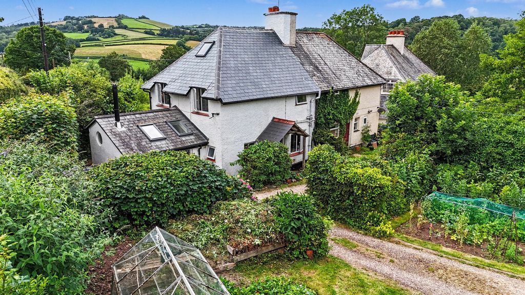 Property photo 1 of 32