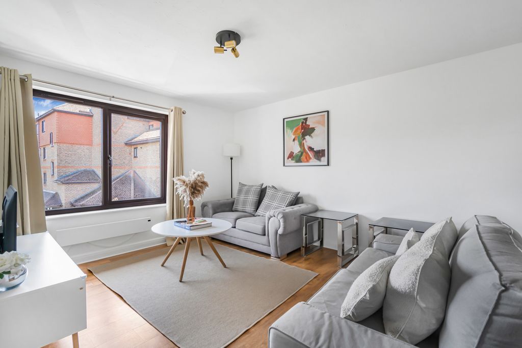 Property photo 3 of 12 4_85390