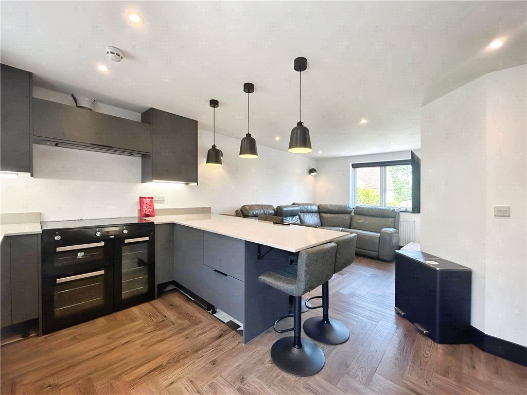Property photo 2 of 11 Kitchen