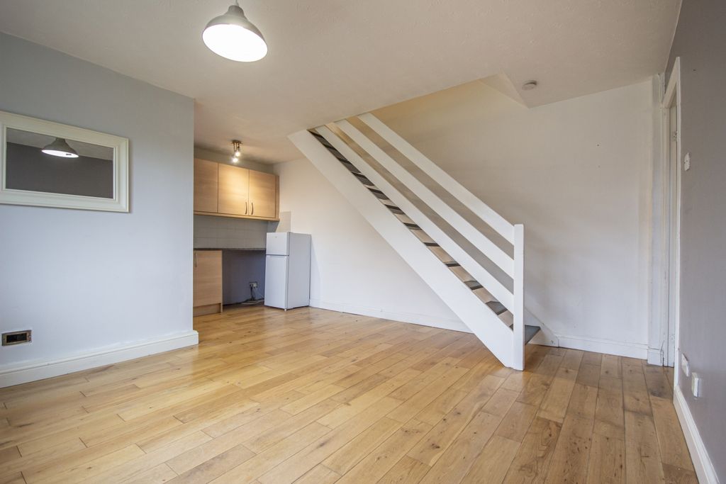 Property photo 2 of 11 2