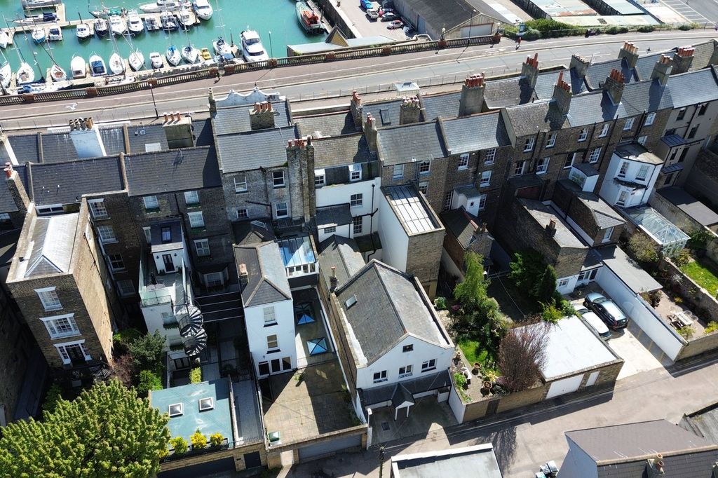 Additional image 25 of 7 bed terraced house for saleNelson Crescent, Ramsgate CT11