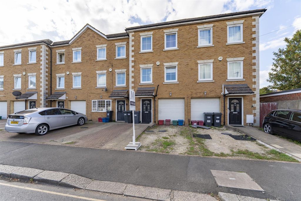 Property photo 2 of 22 Externals5.Jpg