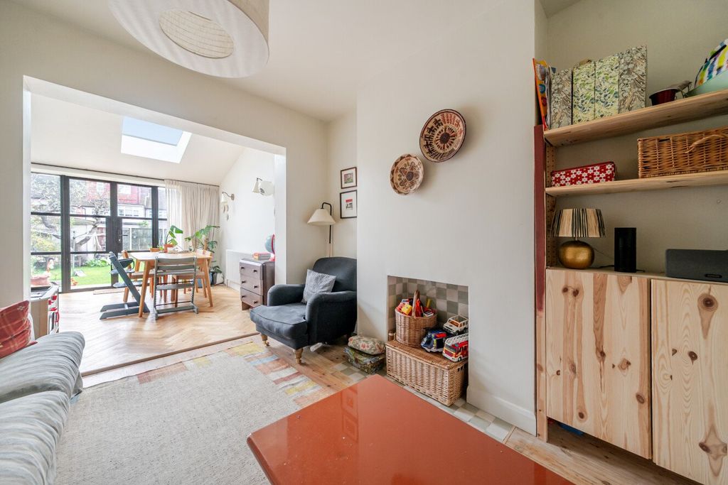 Property photo 2 of 24 Picture No. 06