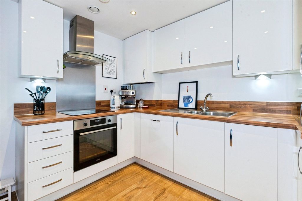 Property photo 3 of 13 Kitchen