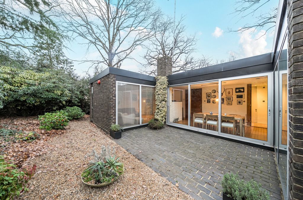 Property photo 1 of 11 1388590-55-694312...