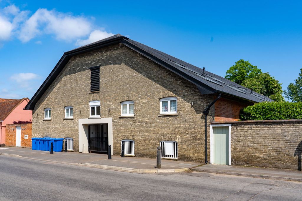 Property photo 1 of 21