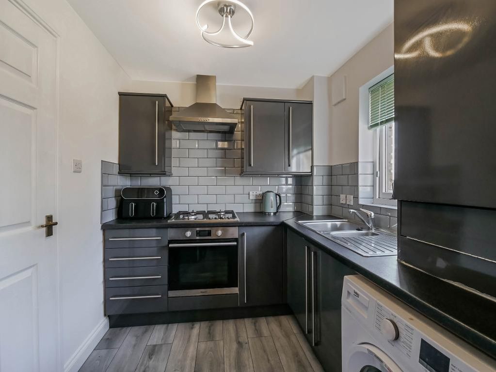 Property photo 3 of 15 Kitchen