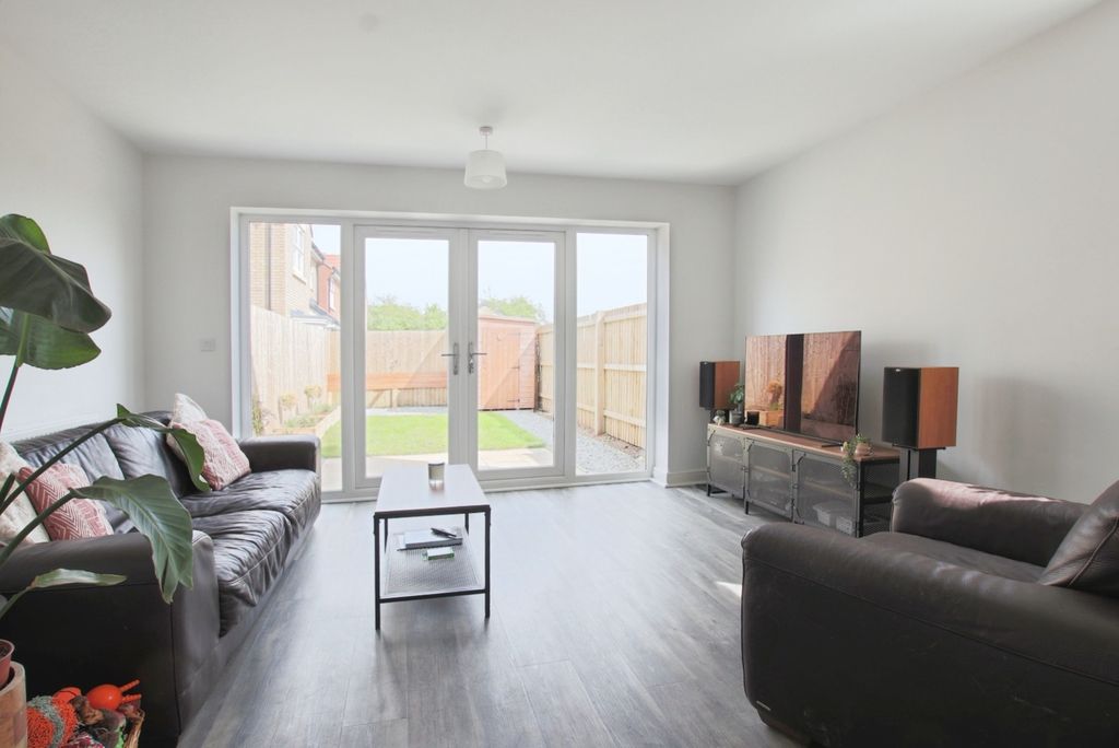 Property photo 3 of 15 41359310