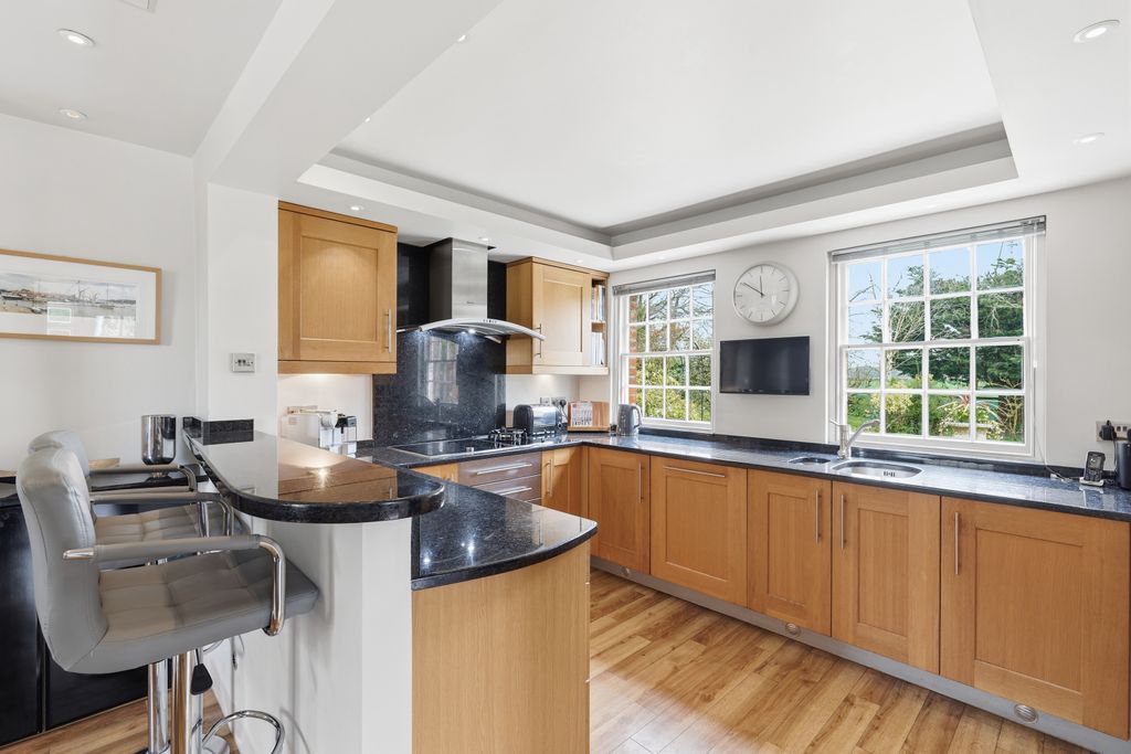 Property photo 3 of 51 Spinney House26