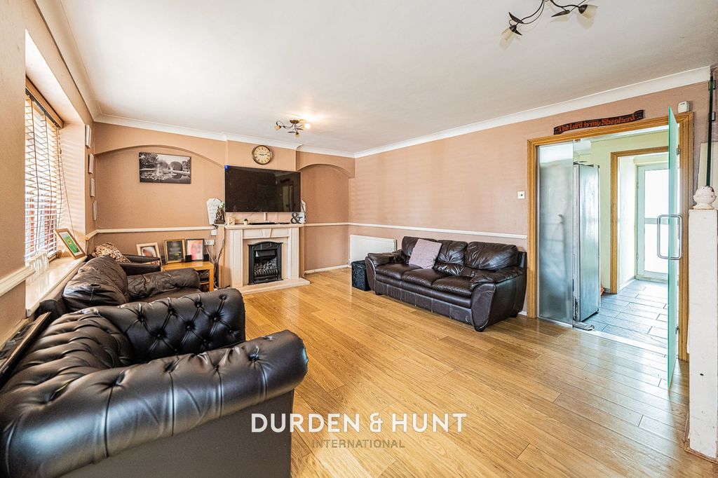 Property photo 2 of 26