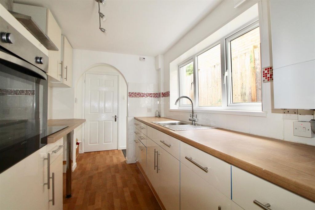 Property photo 2 of 9