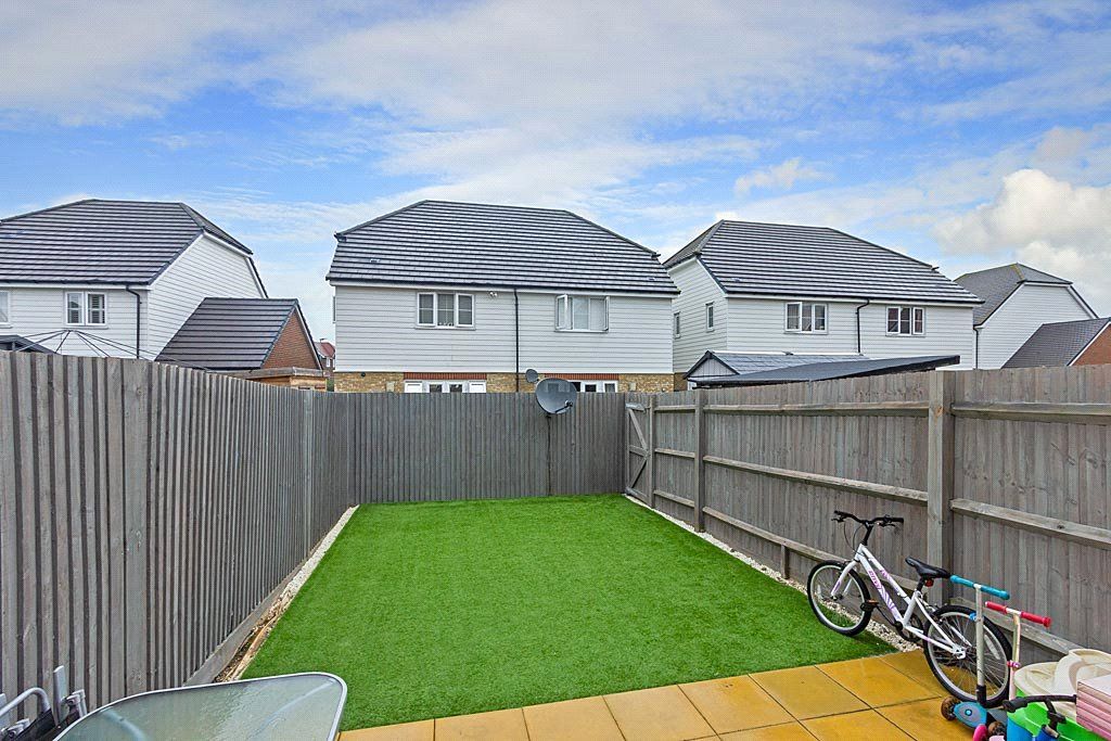 Property photo 3 of 15 Picture No. 12