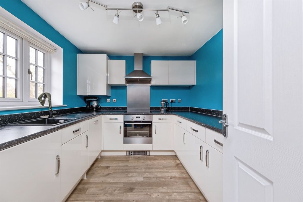 Property photo 3 of 19