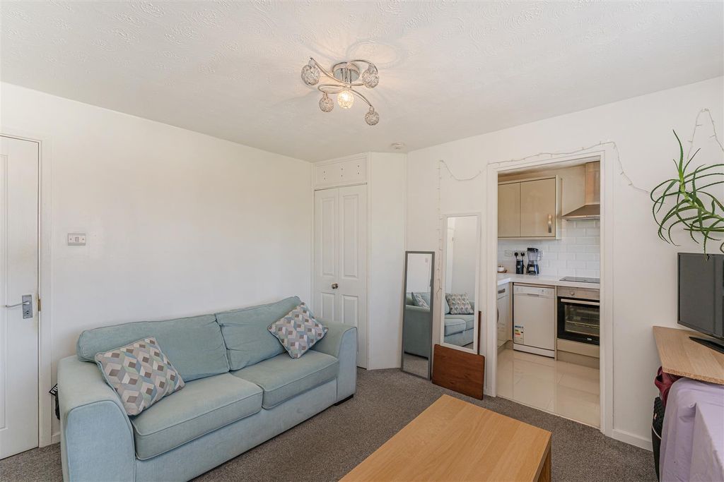 Property photo 2 of 10