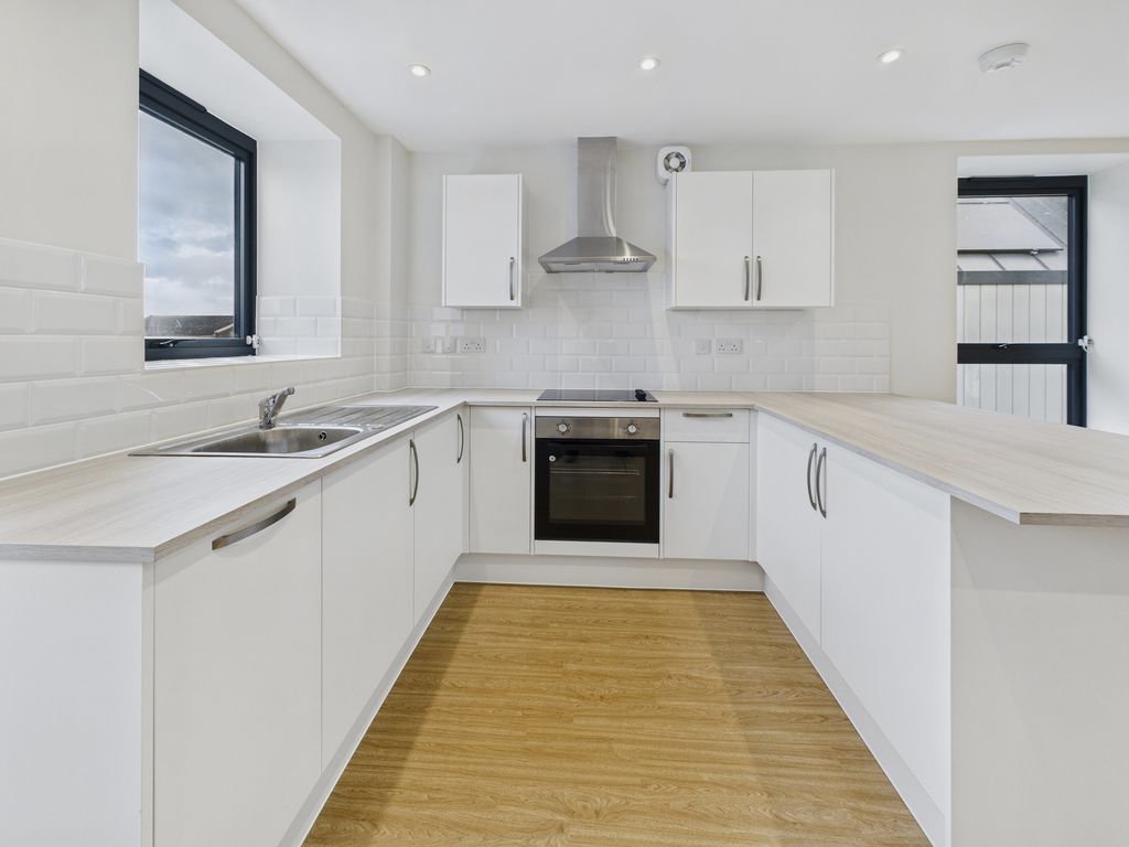 Property photo 2 of 11 Cam02519G0-Pr0353-Still007