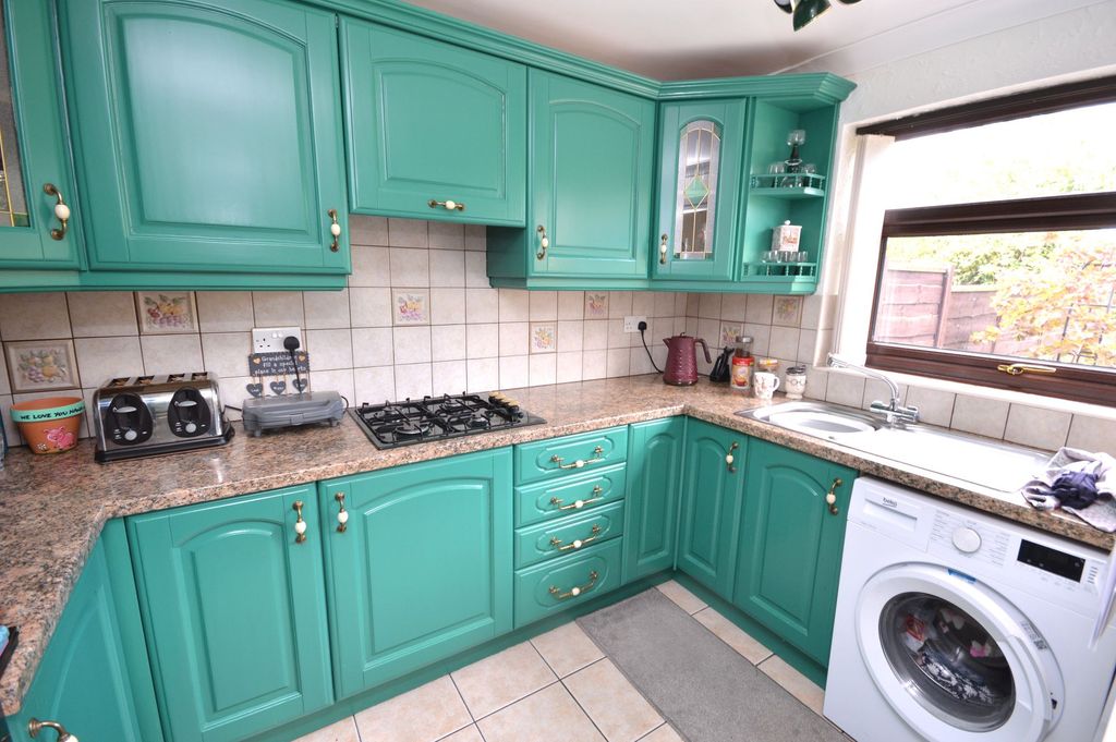 Property photo 3 of 25