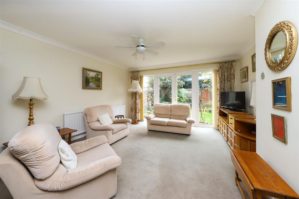 Property photo 2 of 10