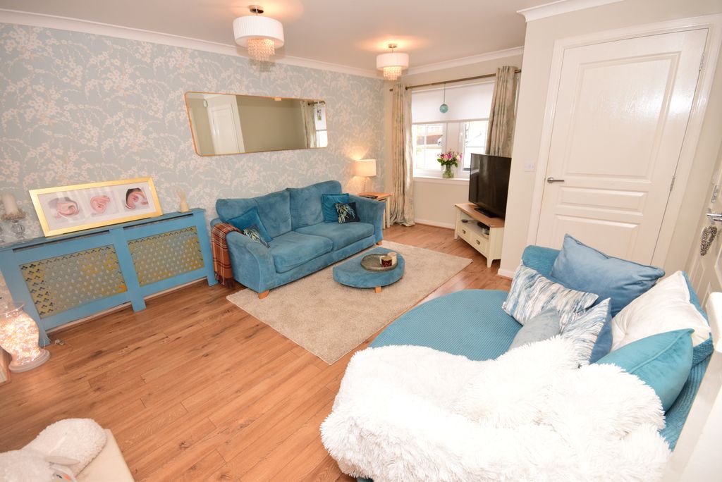 Property photo 2 of 20 Lounge