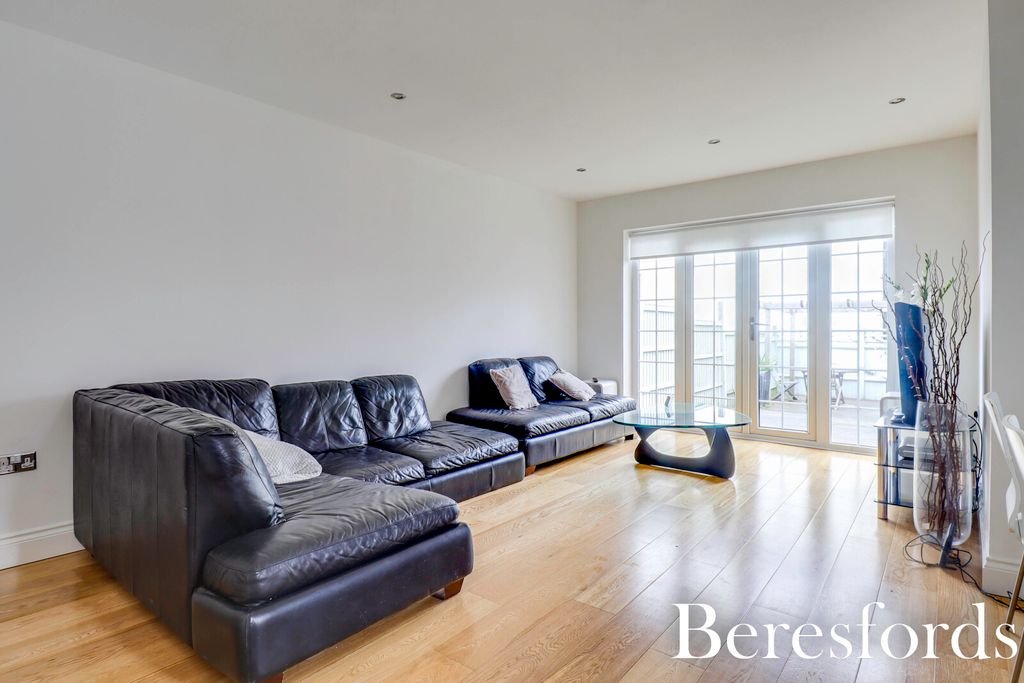 Property photo 2 of 11 Picture No. 16