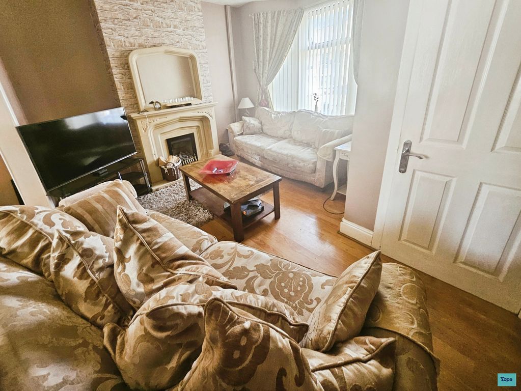 Property photo 2 of 12 Lounge