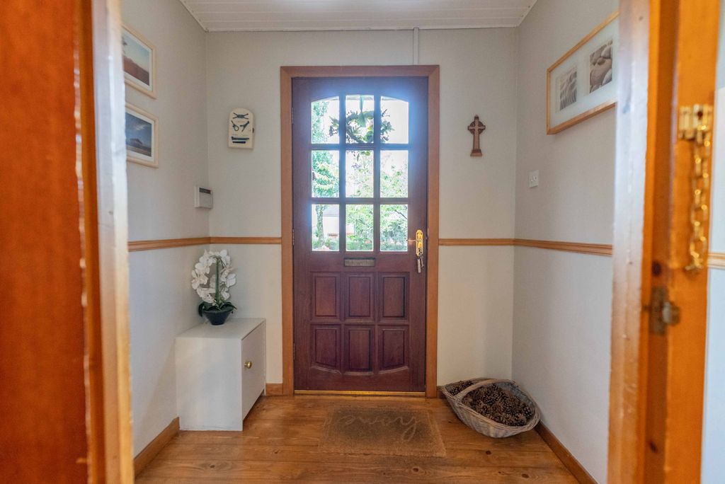 Property photo 3 of 48 Imagesabove--43
