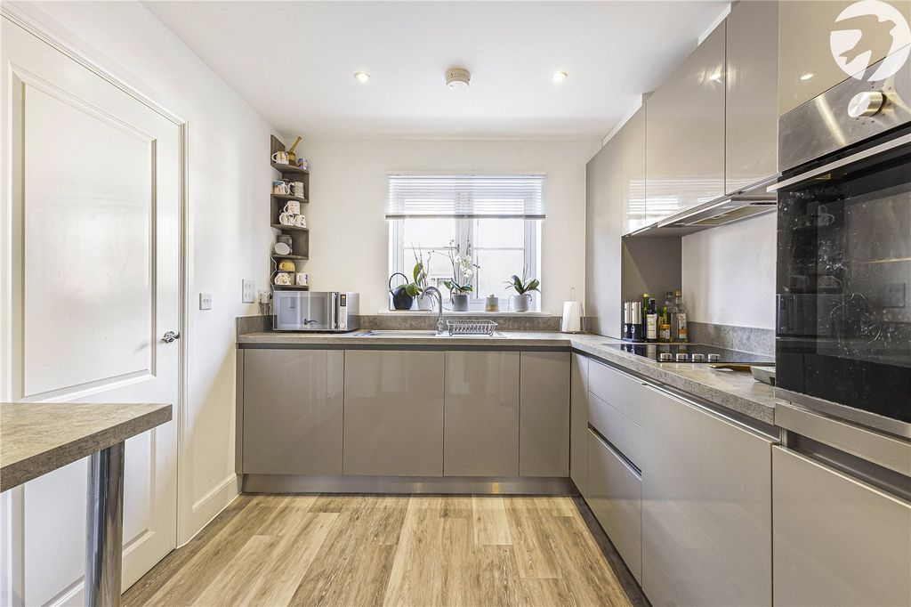 Property photo 3 of 30 Picture 3