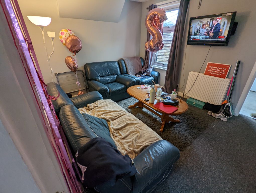 Property photo 1 of 9