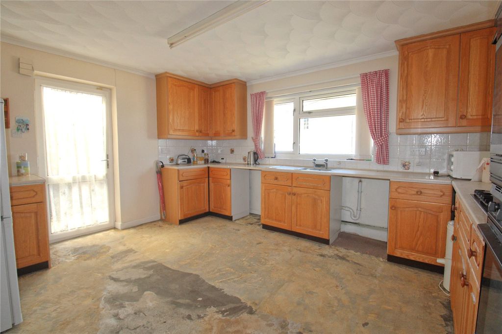Property photo 2 of 14 Picture No. 28