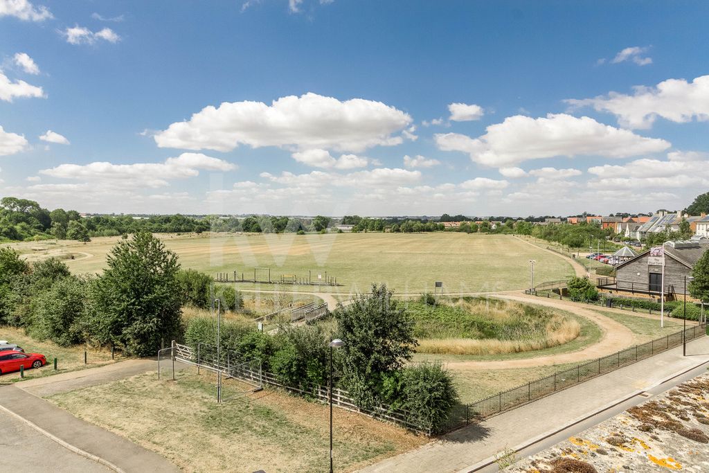 Property photo 2 of 29