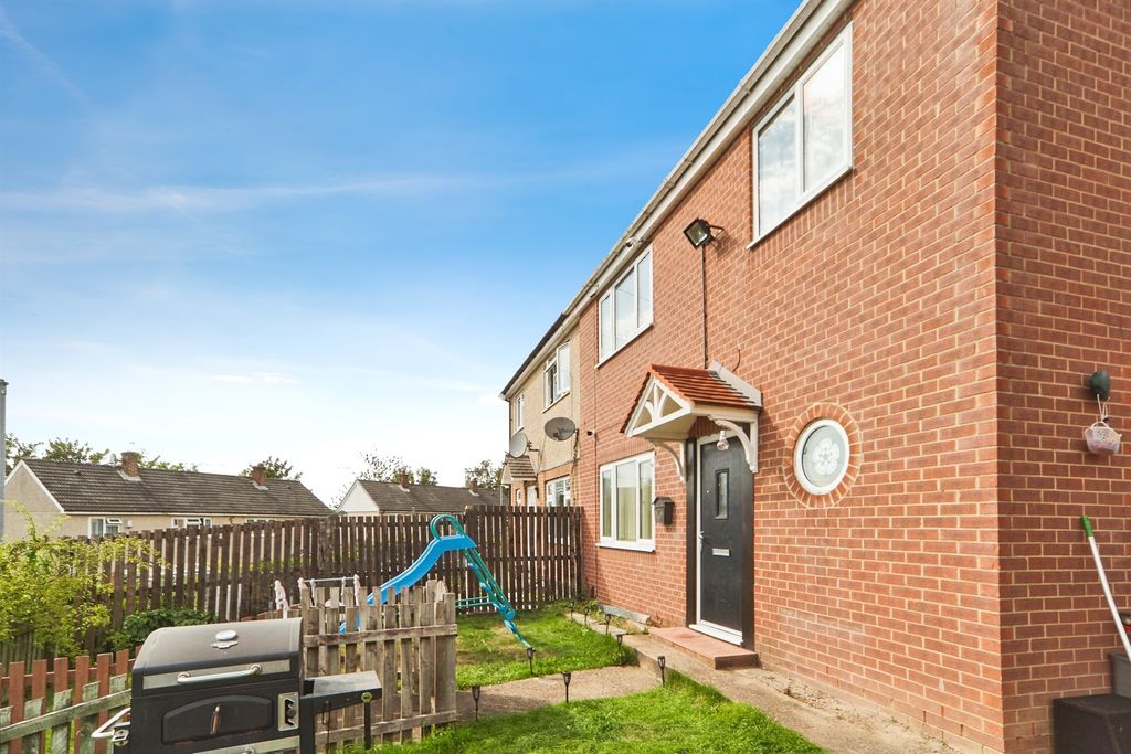 Property photo 2 of 17
