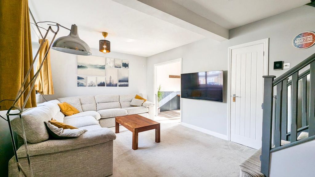 Property photo 3 of 14 Img_0988