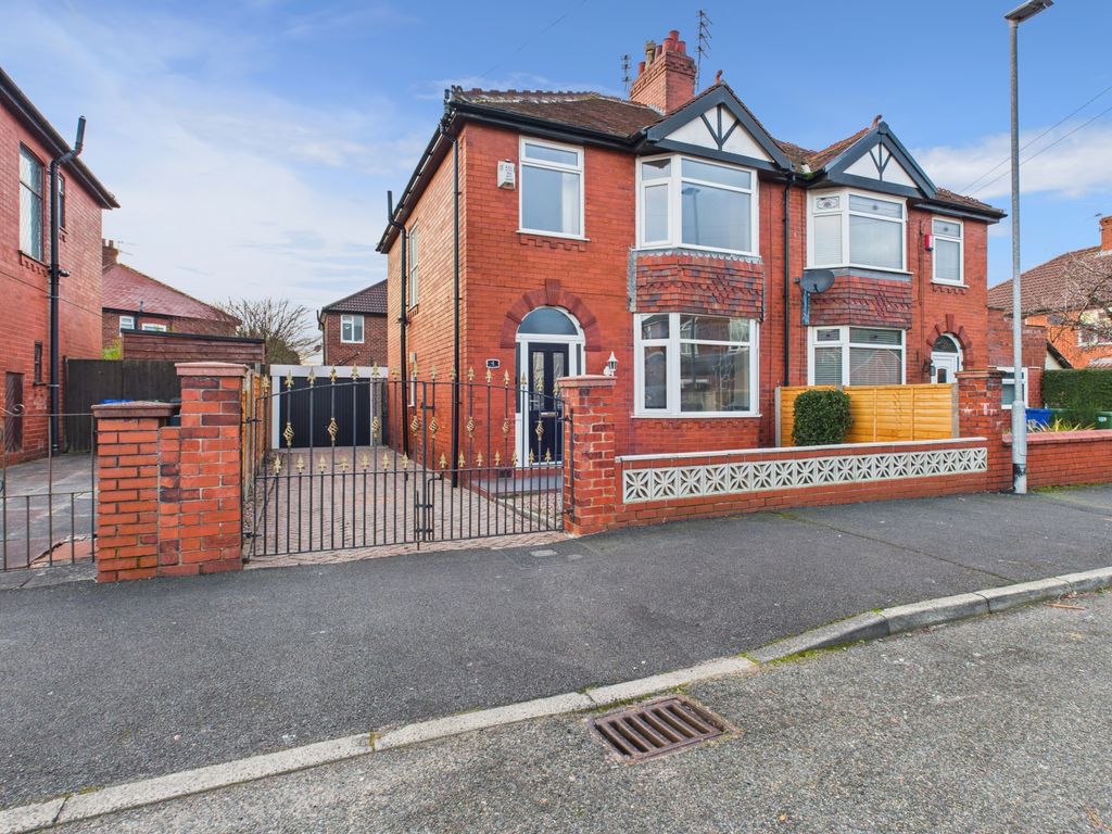 Property photo 2 of 18 Cam03729G0-Pr0204-Still003