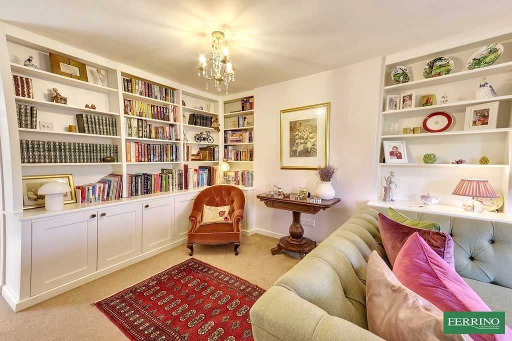 Property photo 2 of 31 Sitting Room