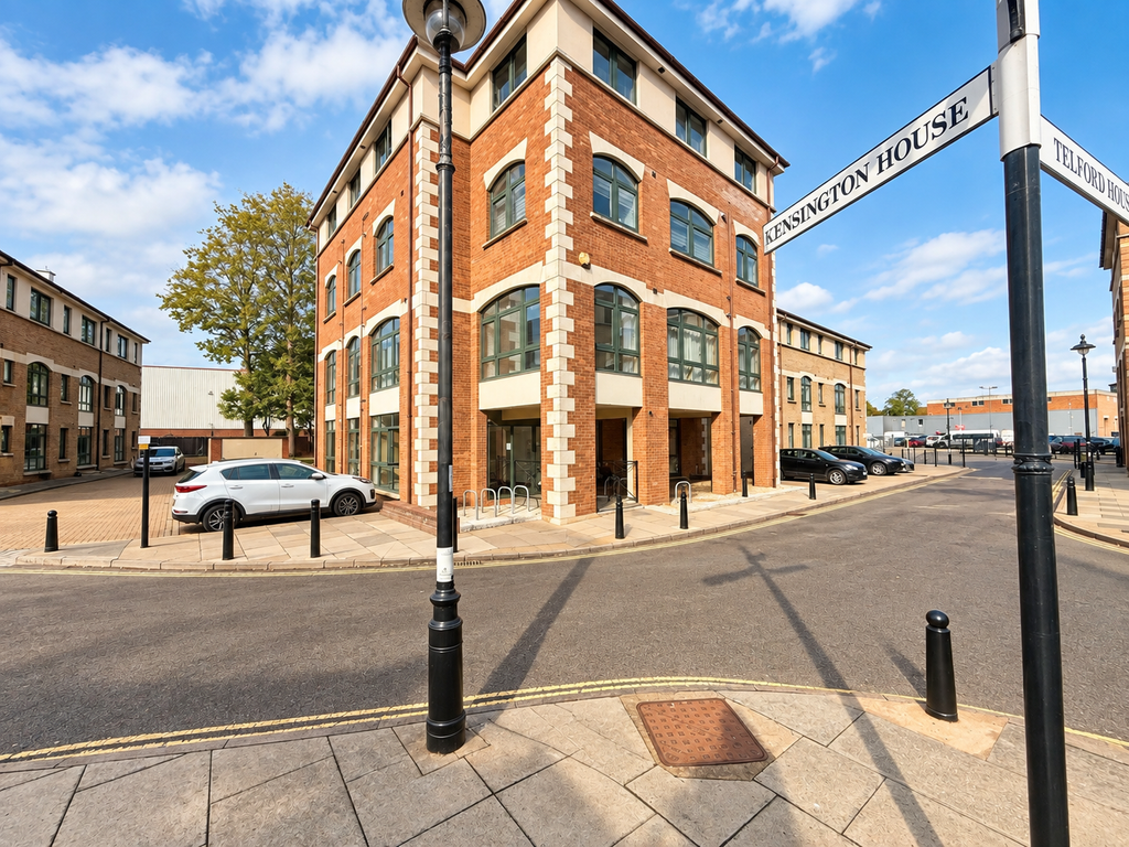 Property photo 1 of 11 Kensington House