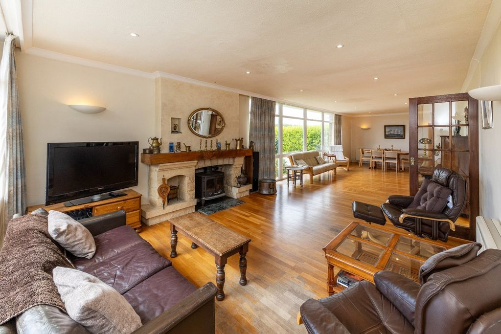 Property photo 2 of 45 Picture No. 47