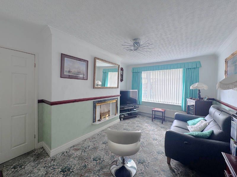 Property photo 3 of 27 Lounge