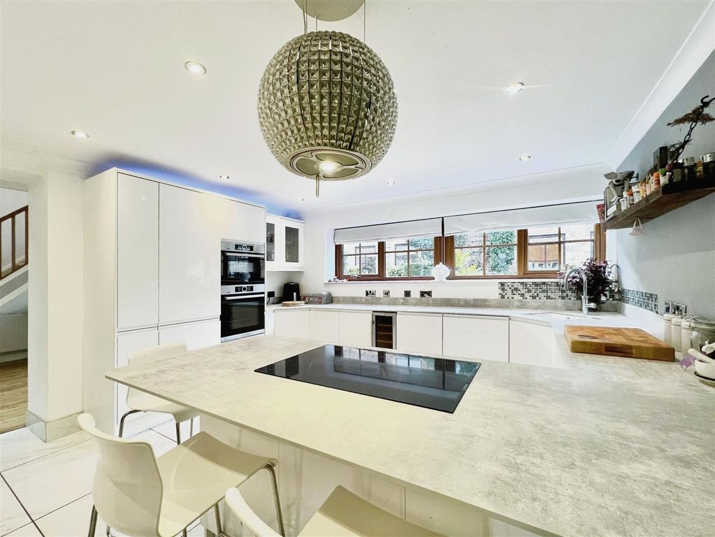 Property photo 3 of 31 Kitchen/Dining Room