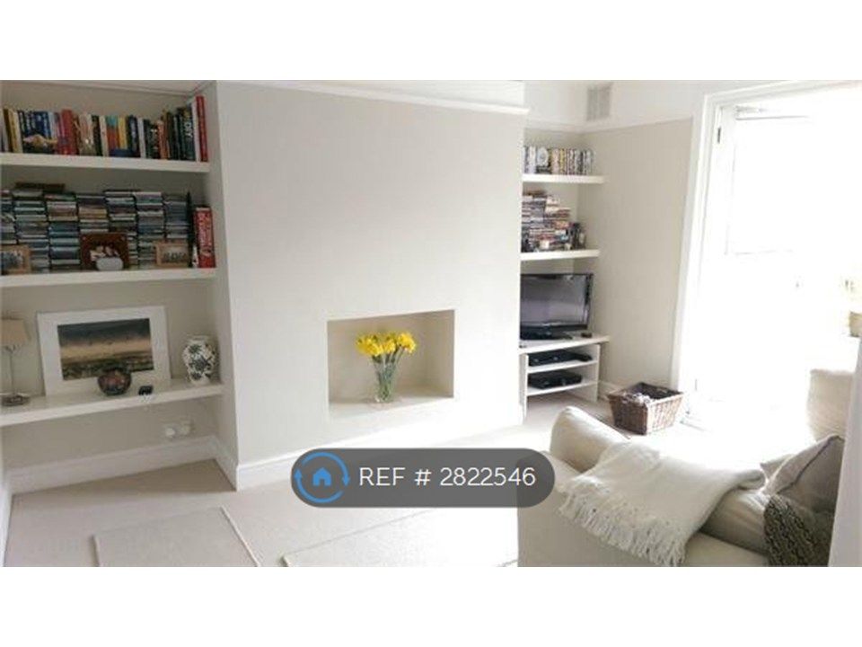 Property photo 2 of 11 Lounge