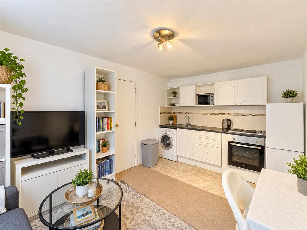 Property photo 1 of 8 Open Plan Kitchen/ Reception Room
