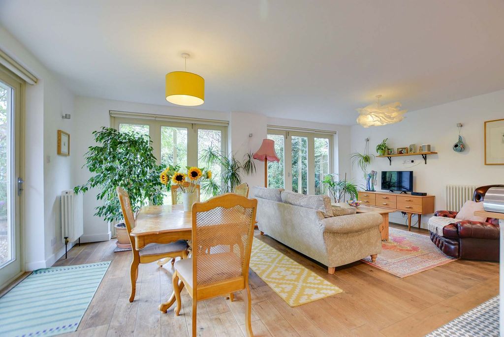 Property photo 2 of 54