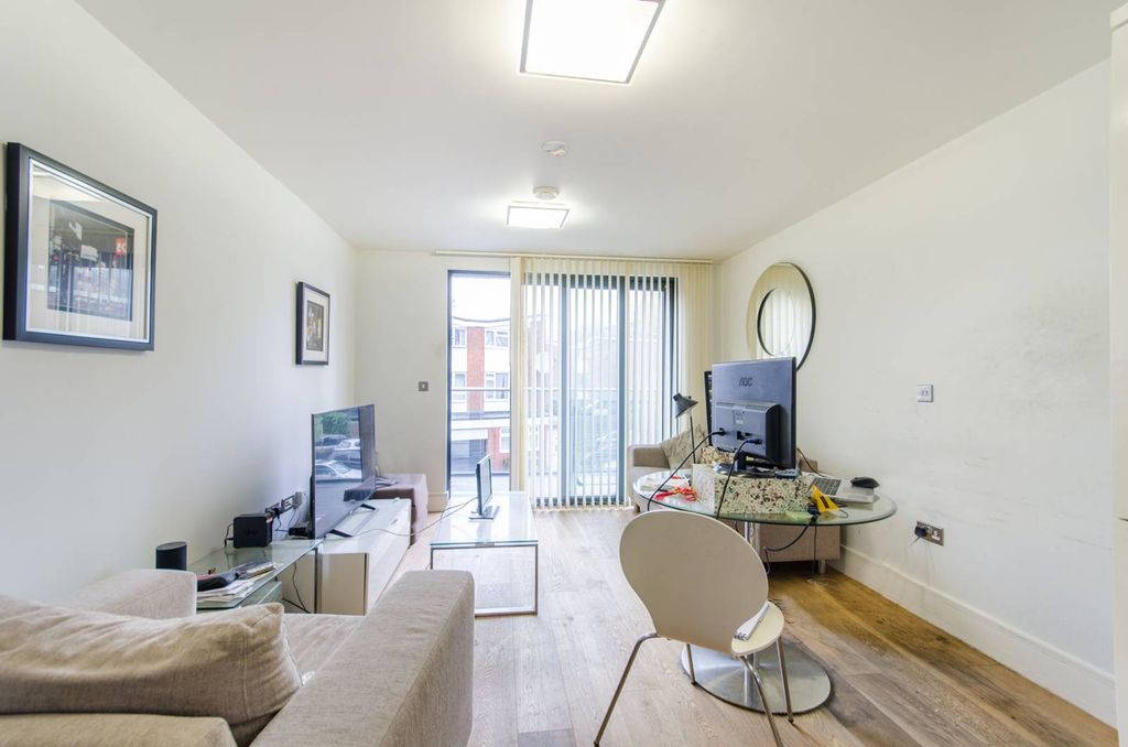 Property photo 1 of 6