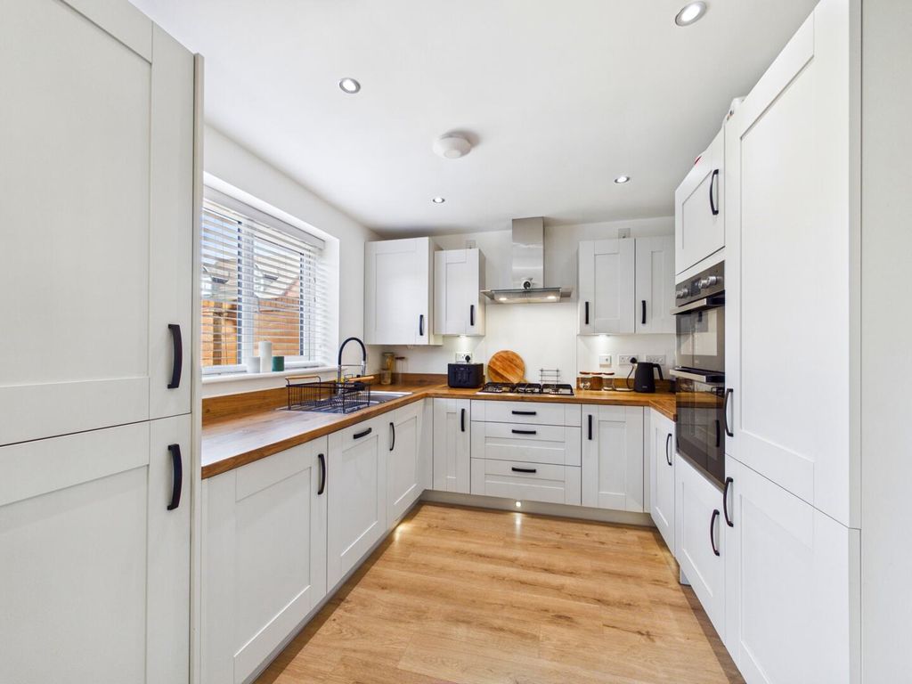 Property photo 2 of 16 Kitchen