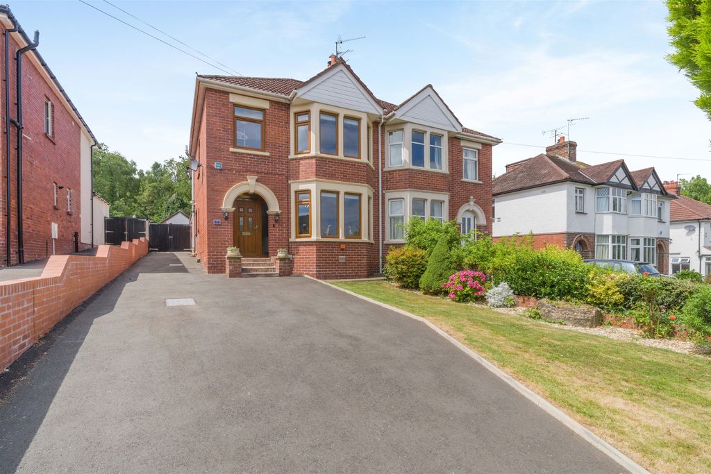 Property photo 1 of 33